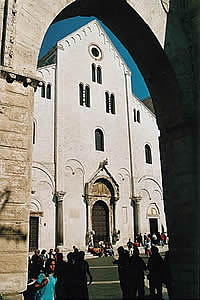 Basilica di San Nicola across the piazza